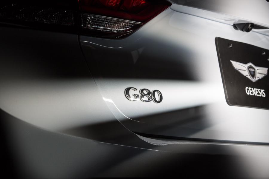 Детали экстерьера Genesis G80 Sport 2017 года  (NA) (фото 81 из 94)